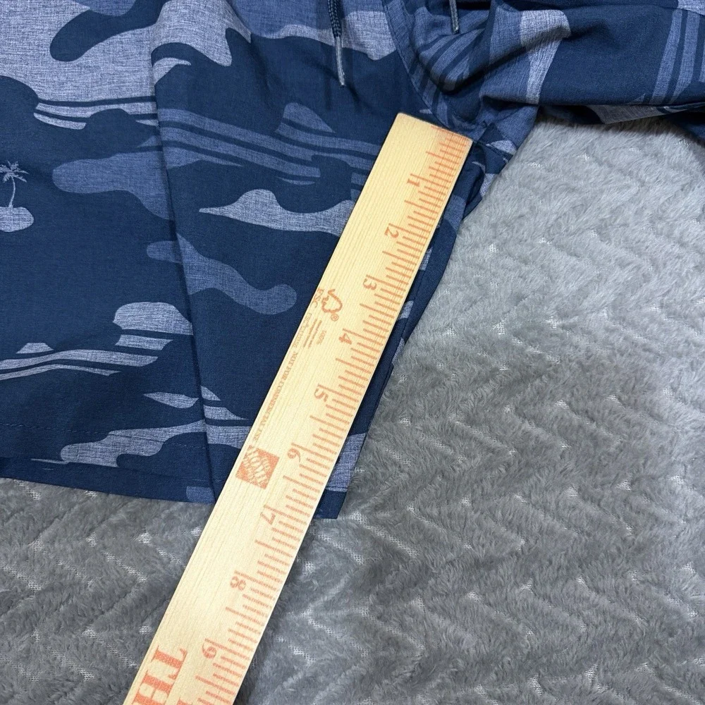 Travis Mathew Survivalist Casual Board Shorts Men XL Blue Camo Heater Series